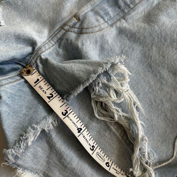 Levis 501 High Rise Denim Shorts Distressed Button Fly Light Wash Womens Size 30 - Picture 10 of 13
